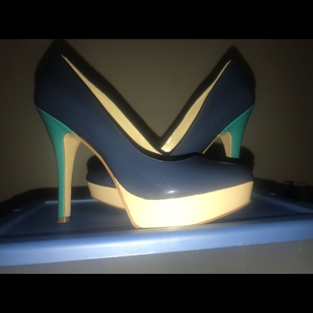 Pumps - Picture 3 of 4